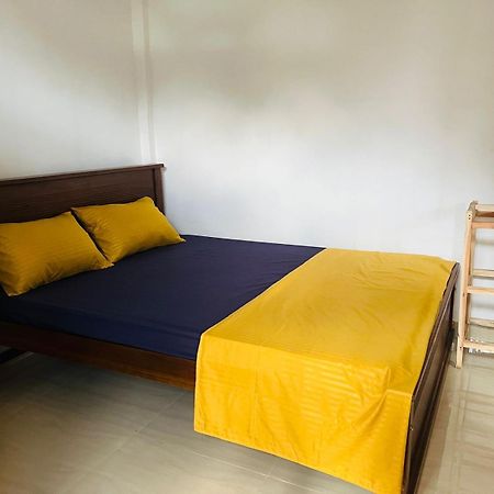 J & J Homestay Jaffna Esterno foto