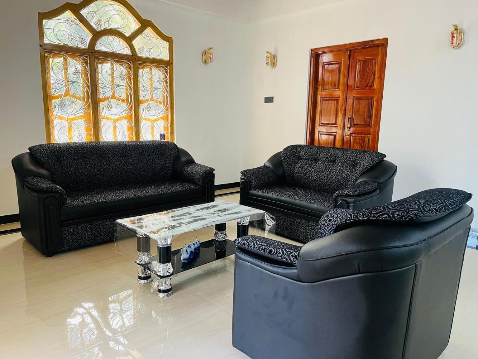 J & J Homestay Jaffna Esterno foto
